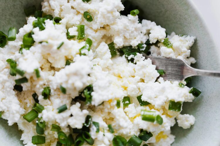 Cottage cheese mixed with herbs for a delicious, easy protein snack